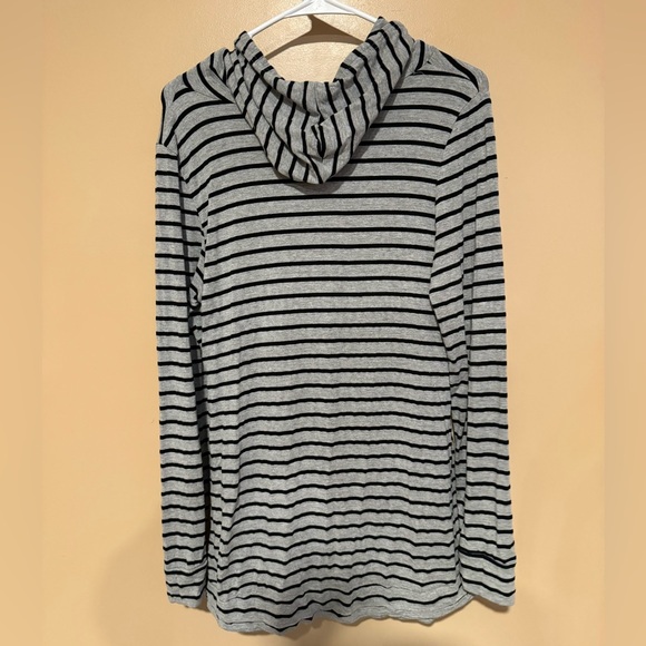 Latched Mama breastfeeding hoodie - Picture 2 of 3